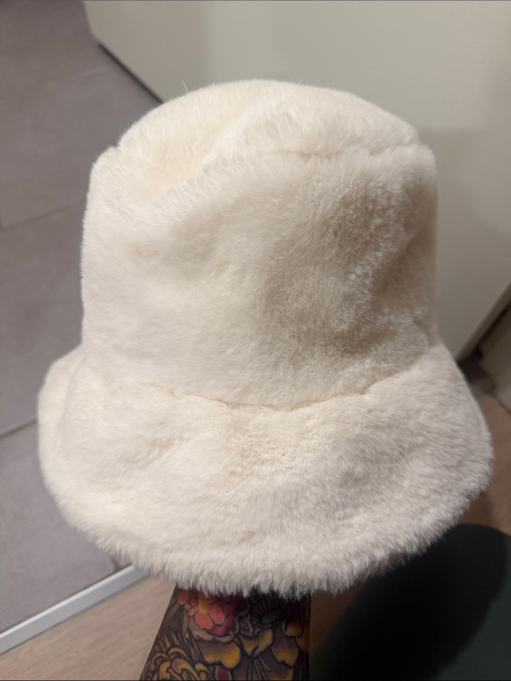 Prada Cream Ivory Faux Fur Bucket Hat - Picture 2 of 3